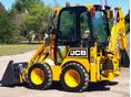 JCB 1CX . rendszám. villával