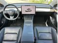 TESLA MODEL 3 2022/3 - 13