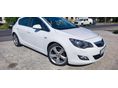 OPEL ASTRA J 1.6 T Sport TÉLI NYÁRI ALUFELNI. DINAMIKUS MOTOR. FRISSEN SZERVIZELT. XENON.TEMPOMAT. FŰTÖTT