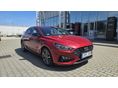 HYUNDAI I30 Fastback 1.5 T-GDi Comfort MHEV MO-i Sérülésmentes Vezetett sz.könyv Téli-nyári alufelnis kerékgarnitúrával!