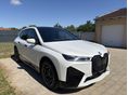 BMW IX xDrive40 74,1kWh ÁFÁS/LÉZER/H&K/HEAD-UP/NAPFÉNYTETŐ/360 KAMERA/SOFT-CLOSE/LÉGRUGÓ/ÜLÉSSZELLŐZTETÉ