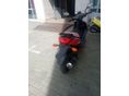A motor hátulról