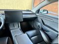 TESLA MODEL 3 2022/6 - 11