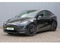TESLA MODEL Y Performance AWD (Automata) Gyári fény. gyári gari