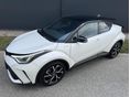 TOYOTA C-HR 2.0 Hybrid Executive e-CVT DUAL COLOR.BŐR ALCANTARA.FULL LED.GYÖNGYHÁZMETÁL.ÜLÉS ÉS KORMÁNYFŰTÉS.JBL.KAMERA