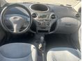 TOYOTA YARIS 2000 - 5