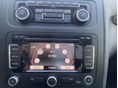 VOLKSWAGEN TOURAN 2011/4 - 29