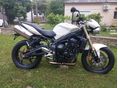 TRIUMPH STREET TRIPLE 675 