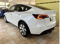 TESLA MODEL Y 2023/2 - 4