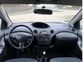TOYOTA YARIS 2004/10 - 8