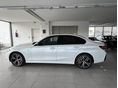 BMW 330 2024/10 - 3