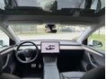 TESLA MODEL Y 2024/6 - 9