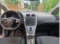 TOYOTA AURIS 2010 - 9