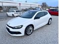 VOLKSWAGEN SCIROCCO 2.0 CR TDI DSG Match kivitel/Gyári fényezés/Napfénytető/Bi-Xenon/Navi/Ülésfűtés/Radar/Tempomat