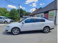 VOLKSWAGEN PASSAT 2010/6 - 8