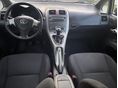 TOYOTA AURIS 2008/11 - 9