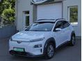 HYUNDAI KONA EV 64kWh Premium Edition SZERVIZKÖNYV-NAPFÉNYTETŐ-TEMPOMAT-NAVIGÁCIÓ-ÜLÉS ÉS KORMÁNYFŰTÉS-1-TULAJ-63.928K