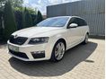 SKODA OCTAVIA Combi 2.0 CR TDI RS DSG Euro 6 Adaptív tempomat. márkaszervízben vezetett szervízkönyv ROZSDAMENTES!
