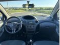 TOYOTA YARIS 2005 - 7
