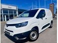 TOYOTA PROACE 1.5 D Panel Van Active Smart Cargo L1H1 1. TULAJ. MAGYARORSZÁGI. VÉGIG VEZETETT SZERVIZKÖNYV