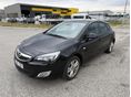 OPEL ASTRA J 1.4 T Cosmo Felújított motor. Nemrég cserélt kettőstömegű. Téli-nyári gumi