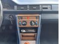 MERCEDES-BENZ 200 1989/8 - 14