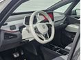 VOLKSWAGEN ID.3 58kWh Pro Performance Business LED mátrix. kamera. FEHÉR BELSŐS. VONÓHOROG 1 + 2 év. MŰSZAKI GARANCIA!