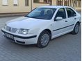 VOLKSWAGEN BORA 1.6 Comfortline