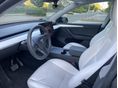 TESLA MODEL Y 2023/12 - 4