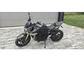 SUZUKI GSR 750 
