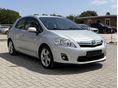 TOYOTA AURIS 1.8 HSD Luna (Automata) FÉBŐR VELÚR BELSŐ! VEZETETT SZERVÍZKÖNYV! TÉLI-NYÁRI SZETT! KEY LESS GO! TOLATÓK