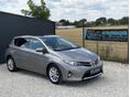 TOYOTA AURIS 1.4 D-4D Style 1. TULAJDONOS. FRISSEN SZERVIZELVE. ÚJSZERŰ ÁLLAPOT