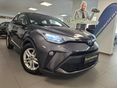 TOYOTA C-HR 1.8 Hybrid Comfort Business e-CVT 1. tulaj. Végig Toyotánál szervizelt. B.Mentes 1+2 év Garancia!