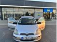 TOYOTA YARIS 2001 - 9