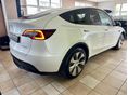 TESLA MODEL Y 2022/2 - 4