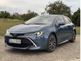 TOYOTA COROLLA 1.8 Hybrid Executive e-CVT Hatchback + gyári téli alufelni + levehető vonóhorog + kerékpárszállító rendszám