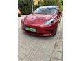 TESLA MODEL 3 RWD (Automata) Teljes gyári garanciával! EAP! Red Multi-Coat! Balesetmentes gyári fényezés!