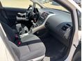 TOYOTA AURIS 2012/3 - 9