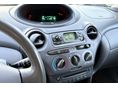TOYOTA YARIS 2000/12 - 10