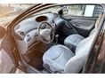 TOYOTA YARIS 2000/12 - 8