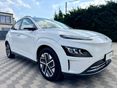 HYUNDAI KONA EV 39kWh Premium GARANCIA.3FÁZIS.LED.NAPFÉNYTETŐ.HEAD-UP.HOLTTÉR.HŐSZIVATTYÚ.BL