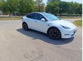 TESLA MODEL Y 2021/8 - 3