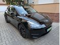 TESLA MODEL Y Performance AWD (Automata) 94% akku HW3 Summon Vonóhorog 80050km gyári garancia