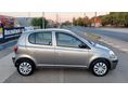 TOYOTA YARIS 2004/11 - 27