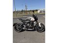 TRIUMPH TRIDENT 660. Gyorsváltó. Kevés KM!