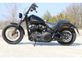 HARLEY-DAVIDSON STREET BOB 2018/6 - 8
