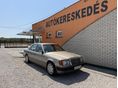 MERCEDES-BENZ W 124 260E