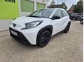 TOYOTA AYGO X 1.0 VVT-i Comfort Business Szervizkönyv / Sávtartó / Táblafelismerő / Ülésfűtés / Kamera /magyarországi