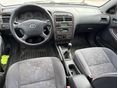 TOYOTA AVENSIS 2001/4 - 9
