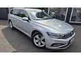 VOLKSWAGEN PASSAT Variant 2.0 TDI SCR Elegance DSG Szervizkönyv. LED. állófűtés. carplay. masszír